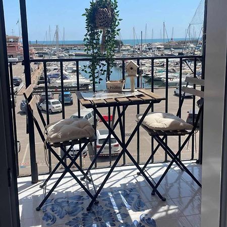 Borgo Damare Nettuno Vista Mare Apartment Luaran gambar