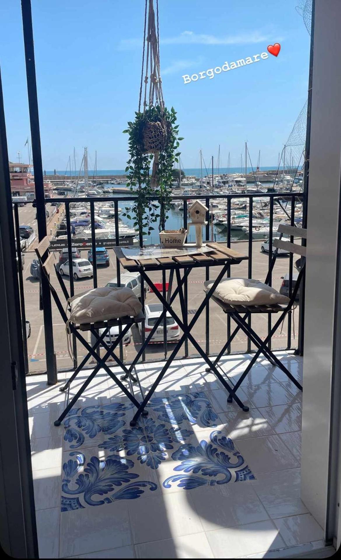 Borgo Damare Nettuno Vista Mare Apartment Luaran gambar